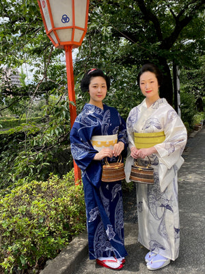 アールヌーボー　紺